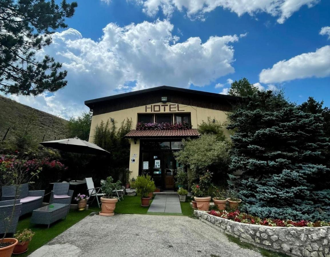 La Panoramica 89 Hotel Pescasseroli Bagian luar foto